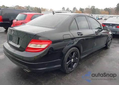 2011 Mercedes-Benz C 300 Luxury/Sport из США, поврежденный, VIN WDDGF5EB8BA461468